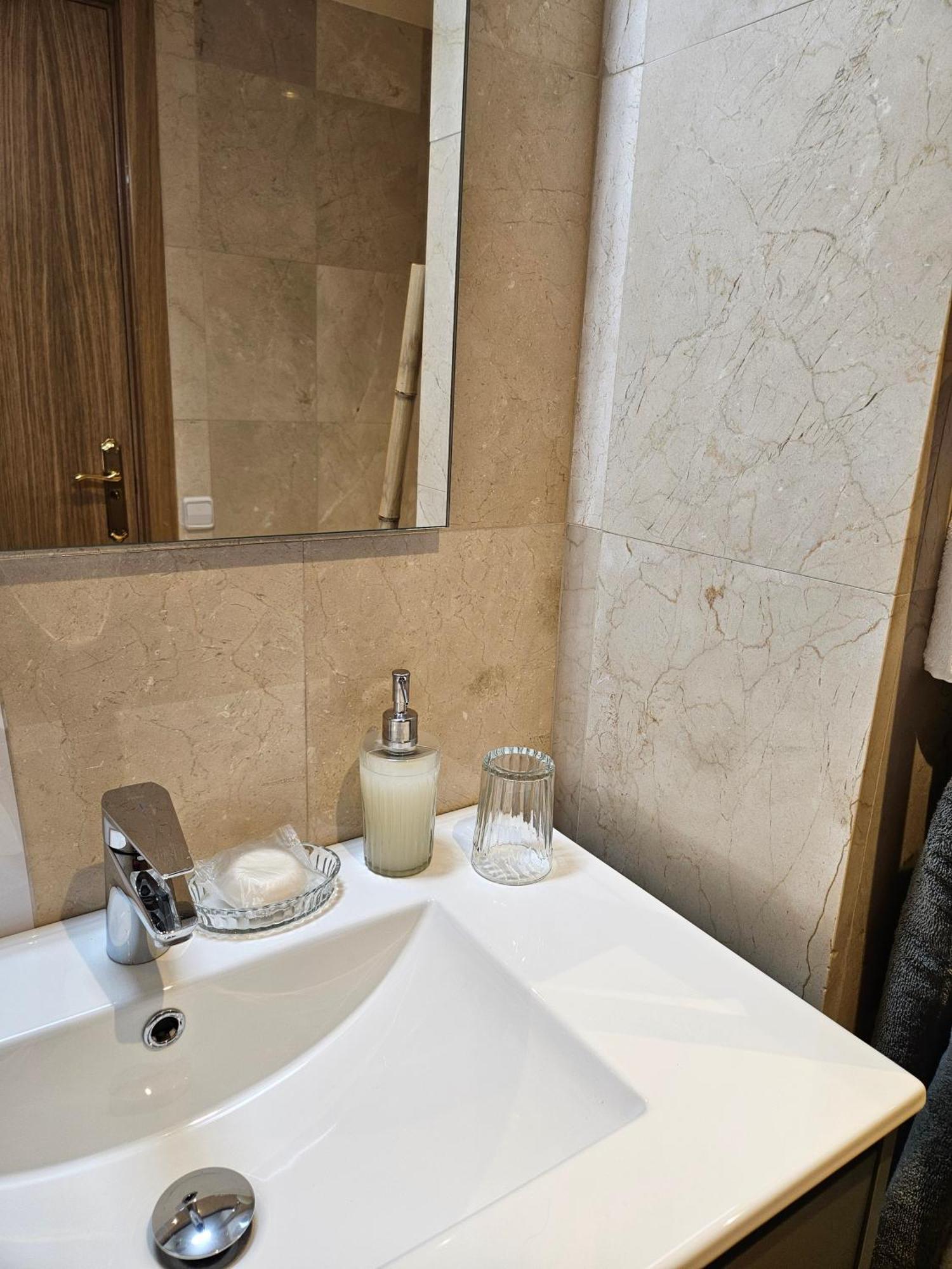 Apartment Estudiosuenossuite Sant Just Desvern